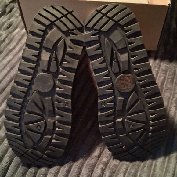 🔥NEW! Black Shearling Lined Platform Ankle Boots Sz 6.5 - Picture 4 of 5